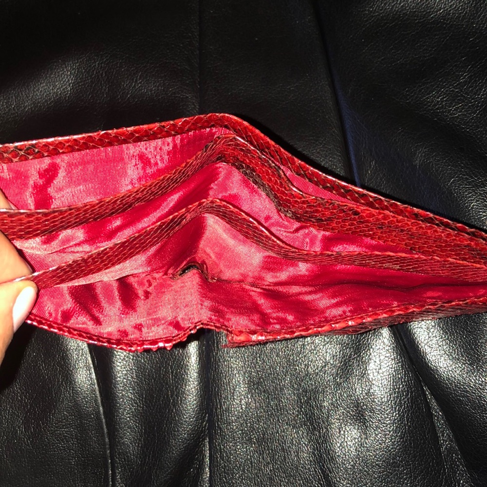 Red wallet - Picture 6 of 6